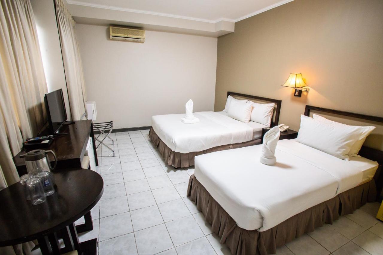 Northwest Inn Bacolod Exteriör bild